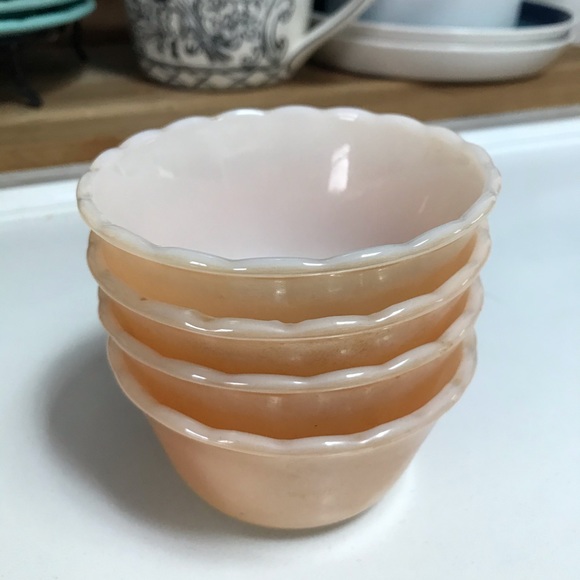 Fire king small, scalloped custard cups in peach - Picture 2 of 3